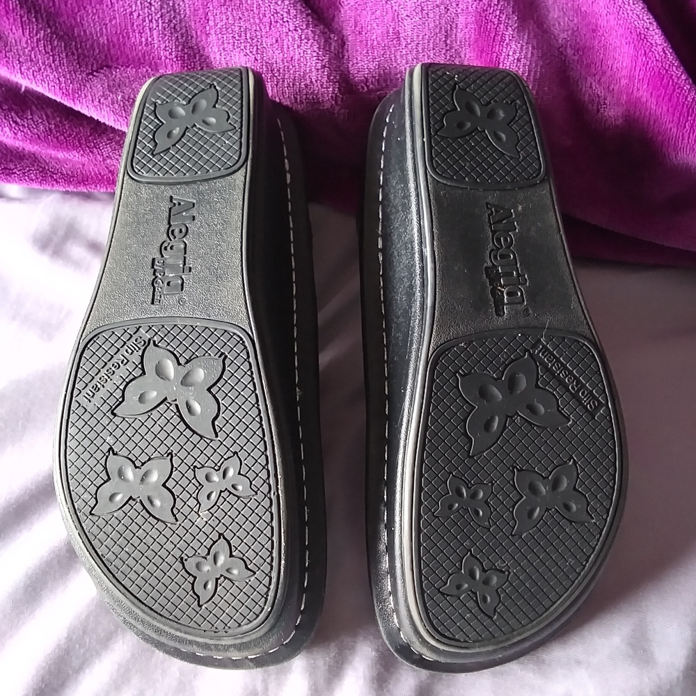 Peacock print Alegria slip on - Picture 2 of 8